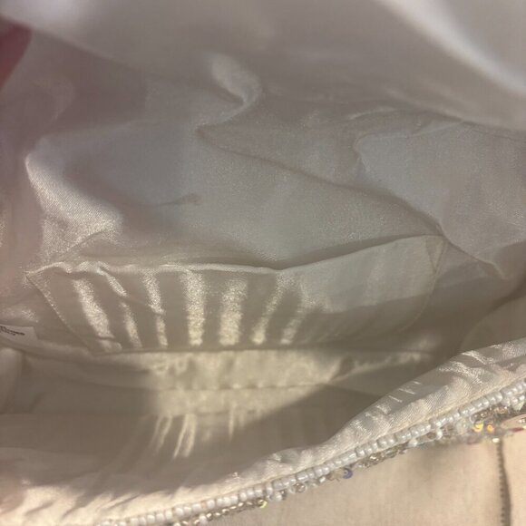 Made in India - Viral Beaded Santa Shoulder Bag - White, Silver, Red and Green - Picture 7 of 12